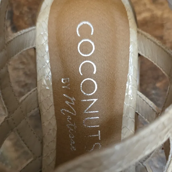 Matisse Cream Sandals with Strappy Design and Cushioned Sole - Picture 8 of 8